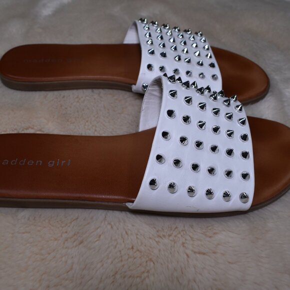Steve Madden Farrin White Spiked Slip-On Sandals Size 8 - Picture 7 of 11